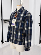 Translation missing: es.sections.featured_product.gallery_thumbnail_alt