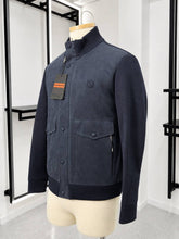 Translation missing: es.sections.featured_product.gallery_thumbnail_alt