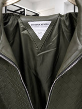 Translation missing: es.sections.featured_product.gallery_thumbnail_alt